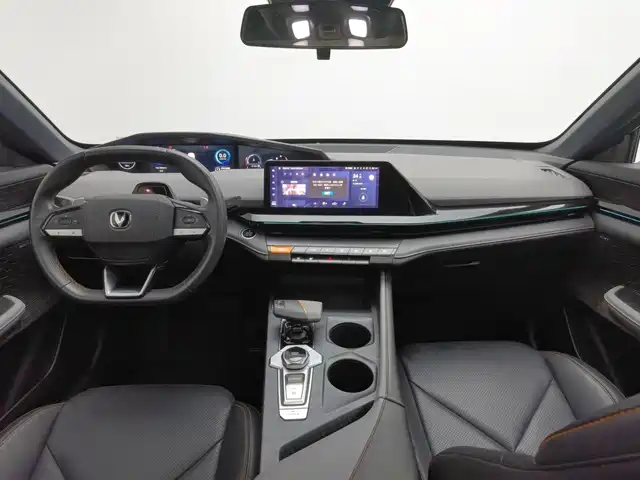 Changan UNI-V 2022 1.5T Premium Model — фото 5