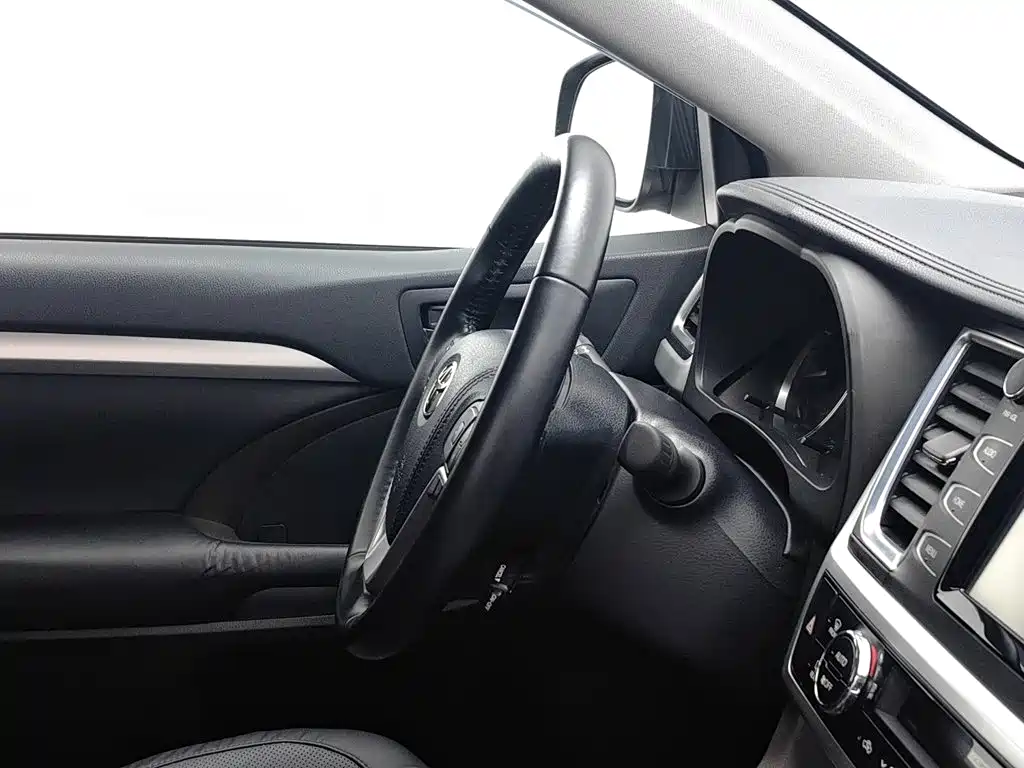Фото 22 - Toyota Highlander