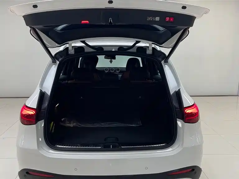 Mercedes-Benz GLC 2023 Facelift GLC 300 L 4MATIC Sport 5-Seater фото 28
