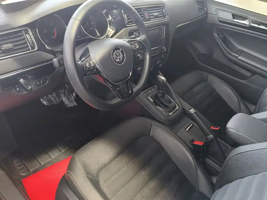 Volkswagen Sagitar 2018 280TSI DSG Luxury фото 9