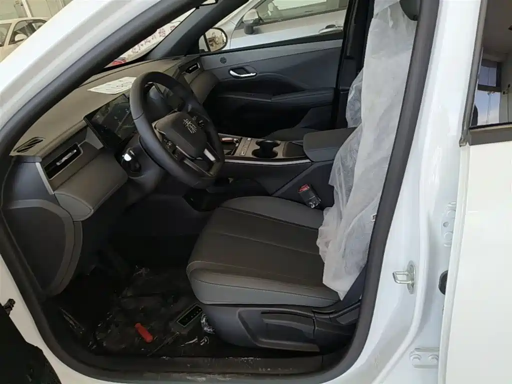 BYD Qin PLUS 2026 DM-i Smart Edition 128KM Progressive фото 15