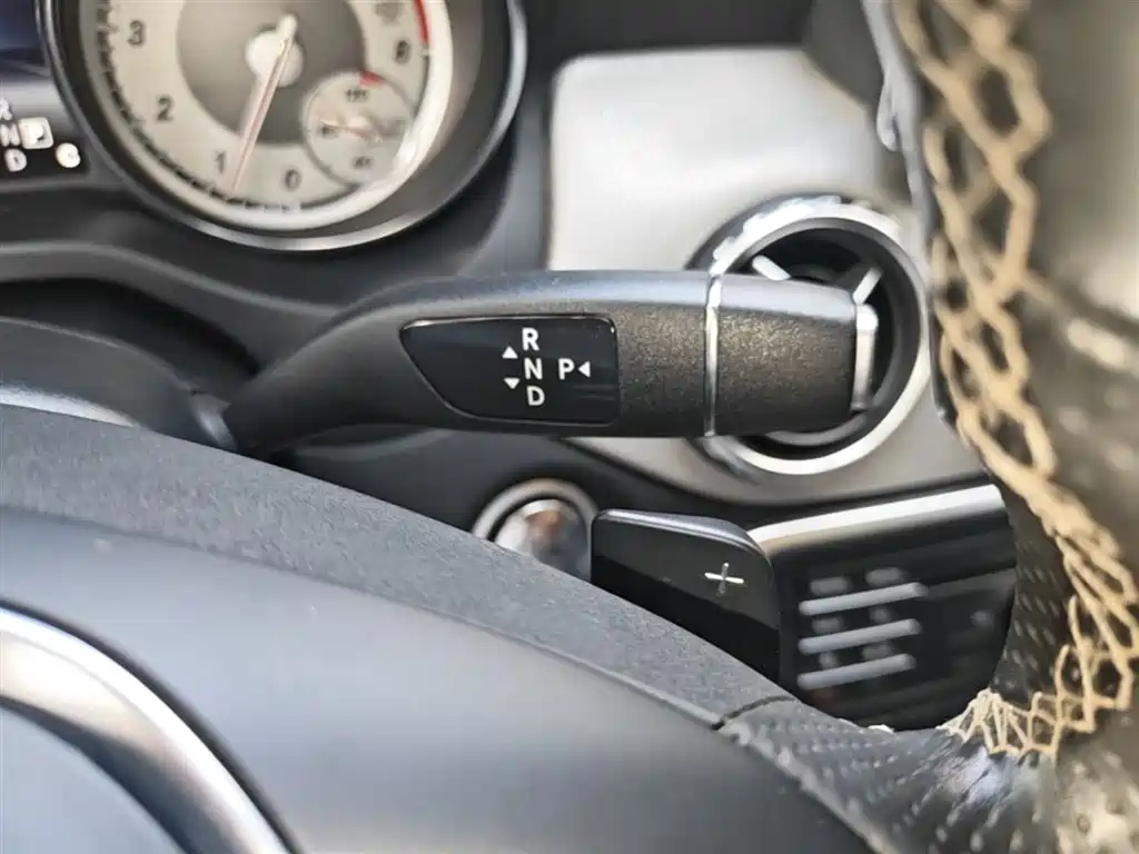 Mercedes-Benz GLA 2016 GLA 200 Dynamic фото 14