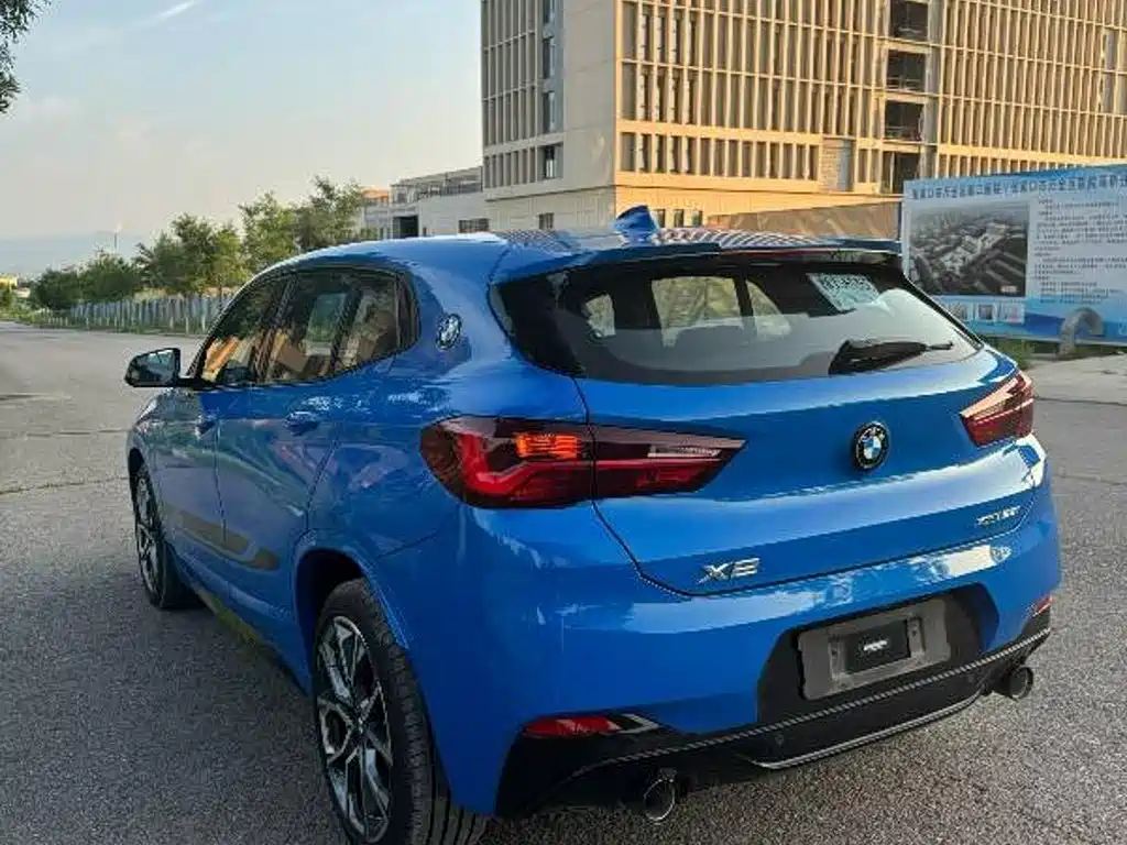 Photo 9 - BMW X2