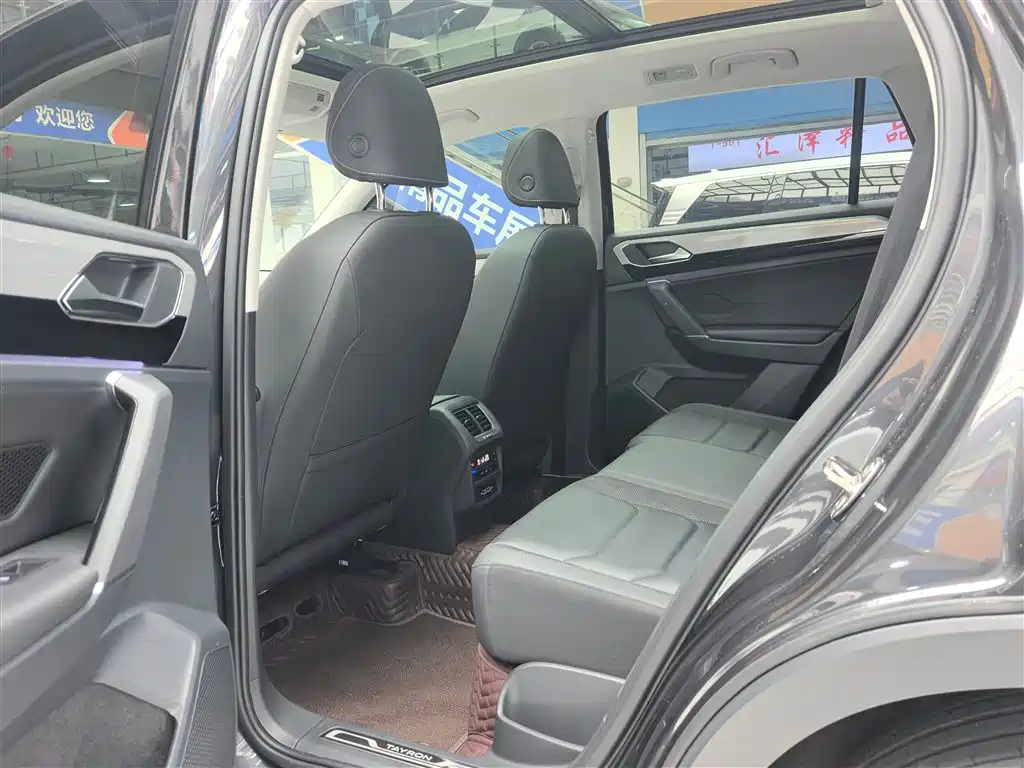 Volkswagen Tayron 2022 280TSI 2WD Luxury Smart Connect Edition фото 5