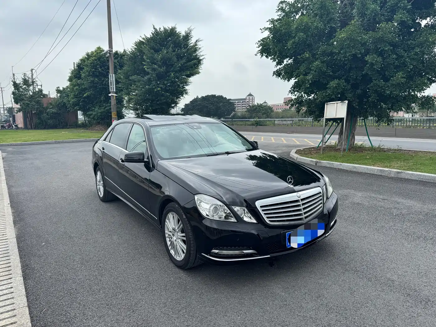 Mercedes-Benz E-Class 2012 E 300 L Fashion Luxury фото 3