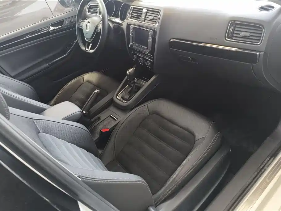 Volkswagen Sagitar 2018 280TSI DSG Luxury фото 8
