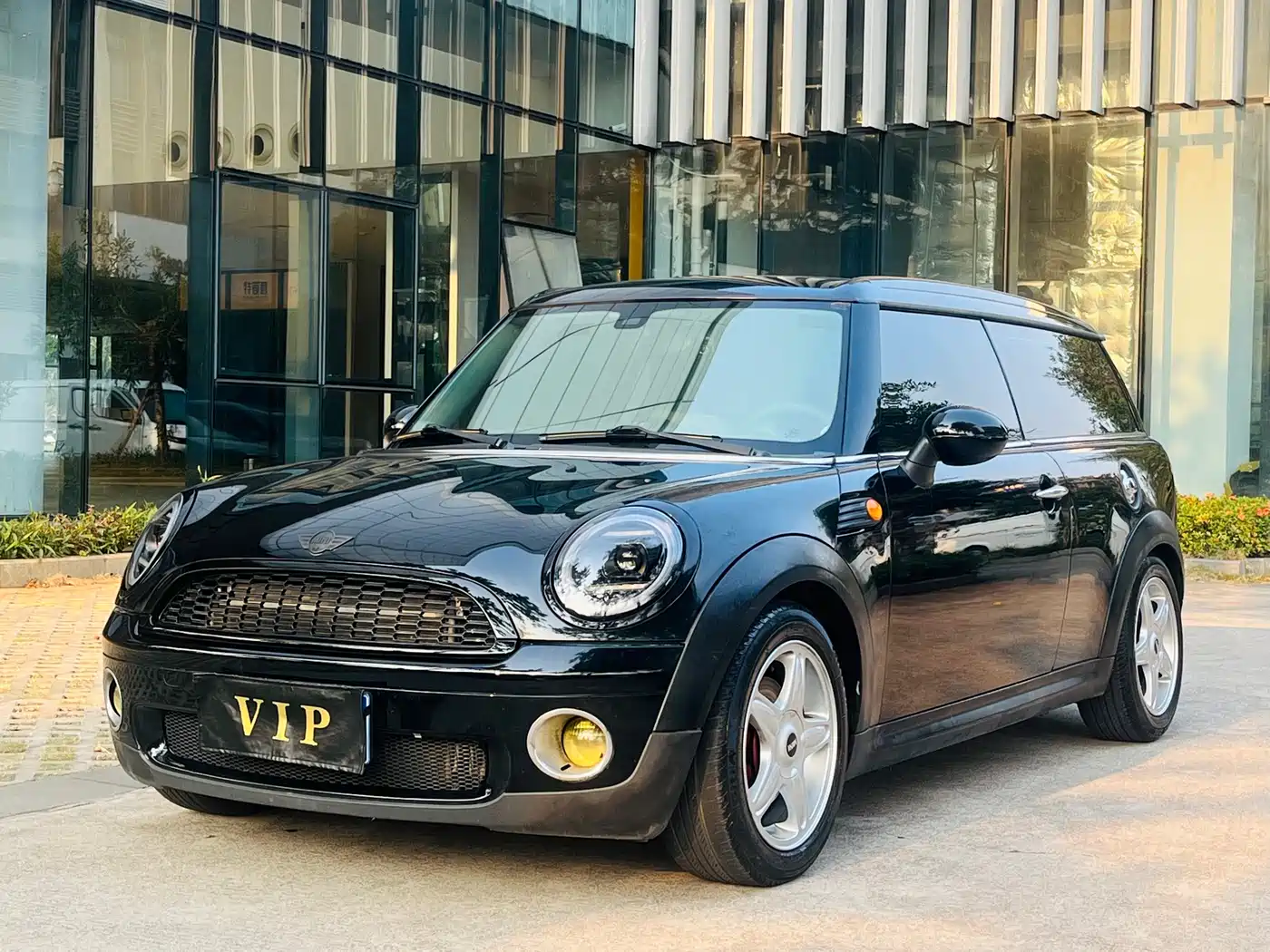 Photo 1 - MINI CLUBMAN