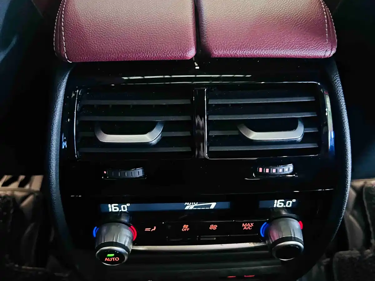 BMW 5 Series 2022 530Li Exclusive M Sport Package фото 18