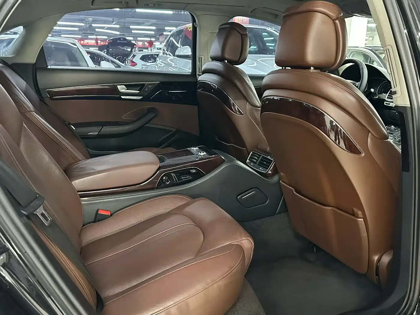 Audi A8 2013 A8L 45 TFSI quattro Exclusive фото 5