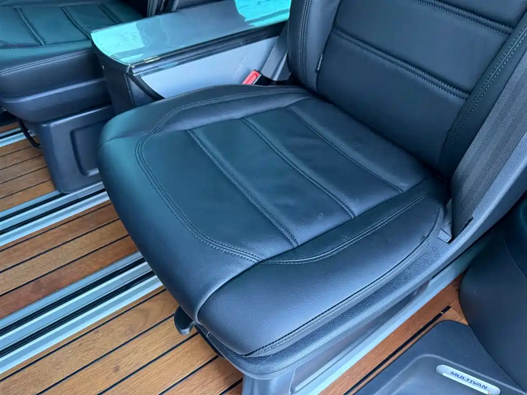 Volkswagen Multivan 2016 2.0TSI 4WD Prestige 7-Seater фото 20