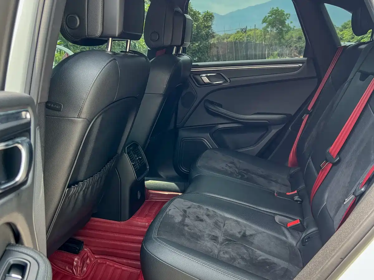 Porsche Macan 2018 Macan 2.0T фото 14