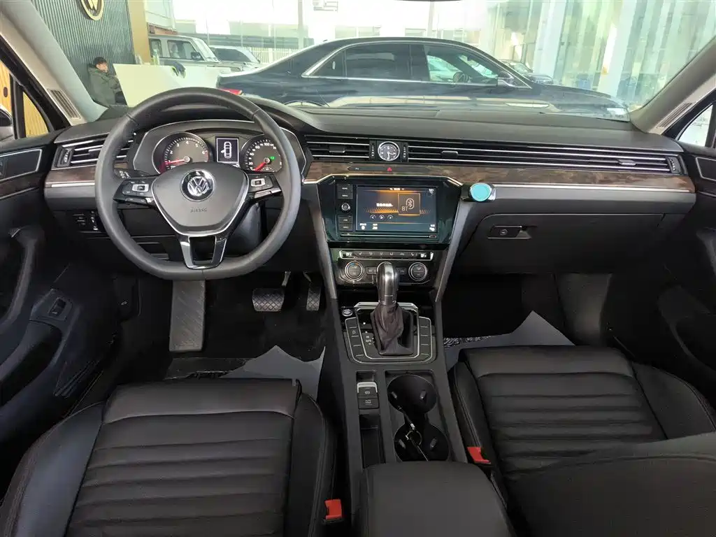 Volkswagen Magotan 2019 330TSI DSG Luxury Class China VI фото 6