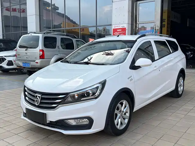 Baojun Baojun 310W 2017 1.5L Manual Fashion Edition (China V)