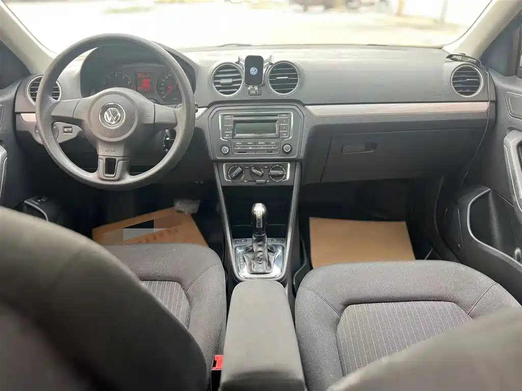 Volkswagen Jetta 2013 1.6L Automatic Comfort фото 7