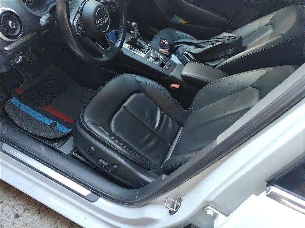 Audi A3 2018 30th Anniversary Limousine 35 TFSI Style фото 8