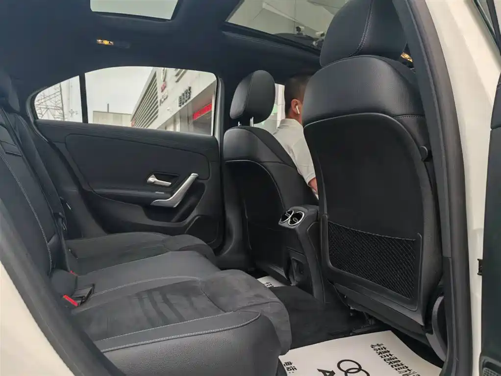 Mercedes-Benz A-Class 2022 A 200 L Sport Sedan Style фото 17