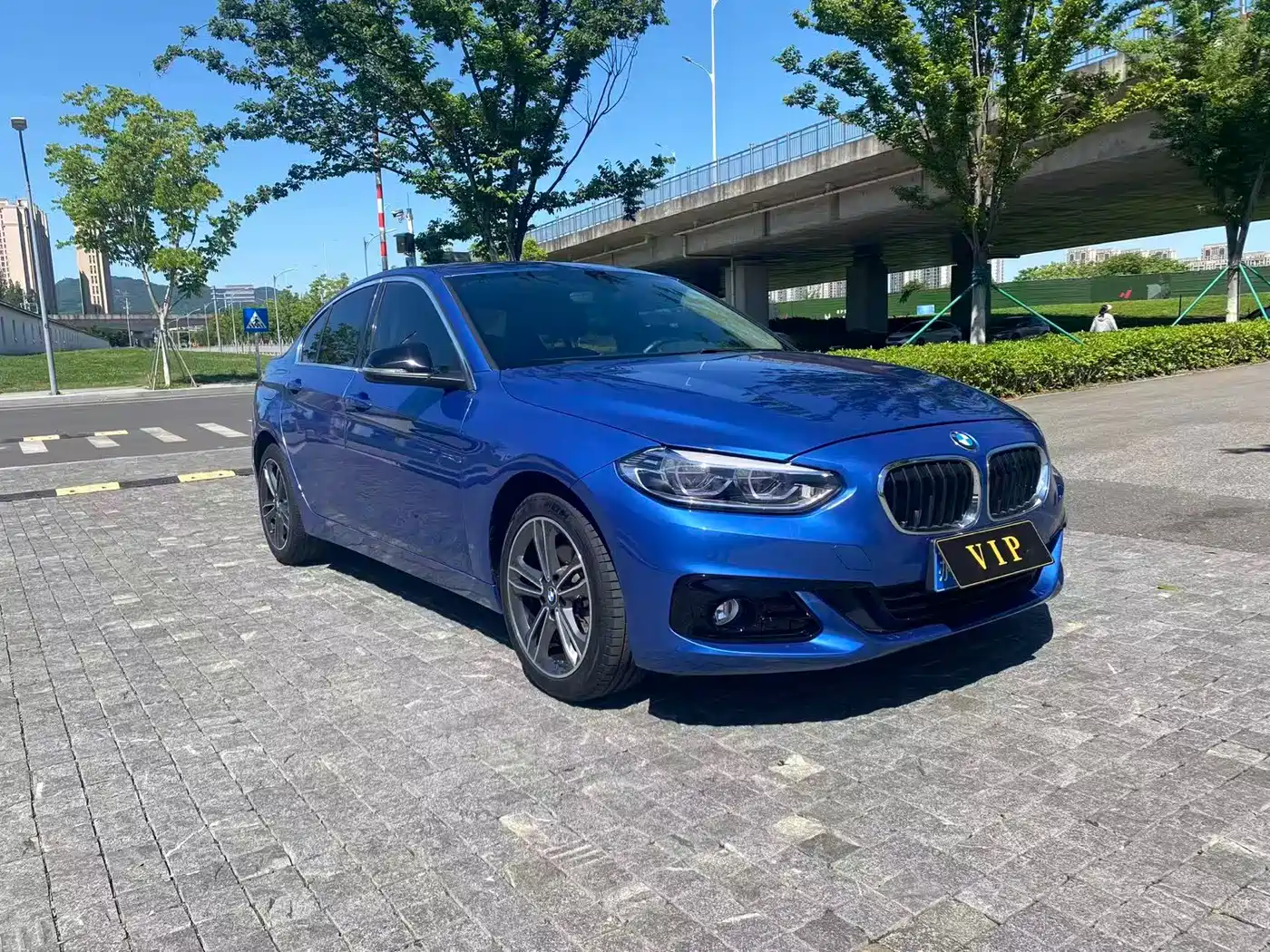 BMW 1 Series 2018 118i Sport Edition фото 2