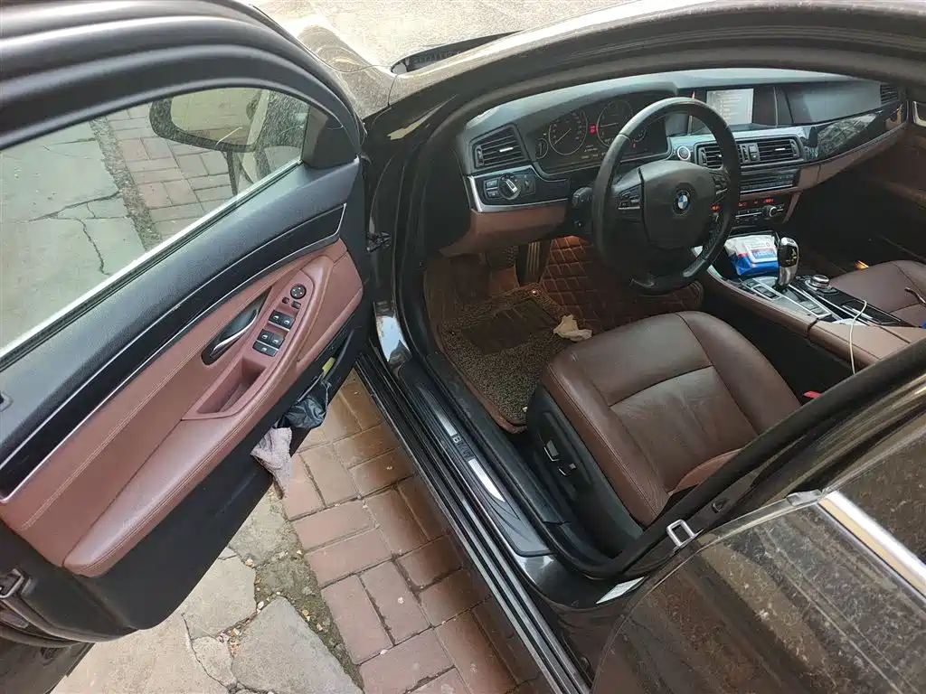 BMW 5 Series 2014 520Li Elegance фото 14