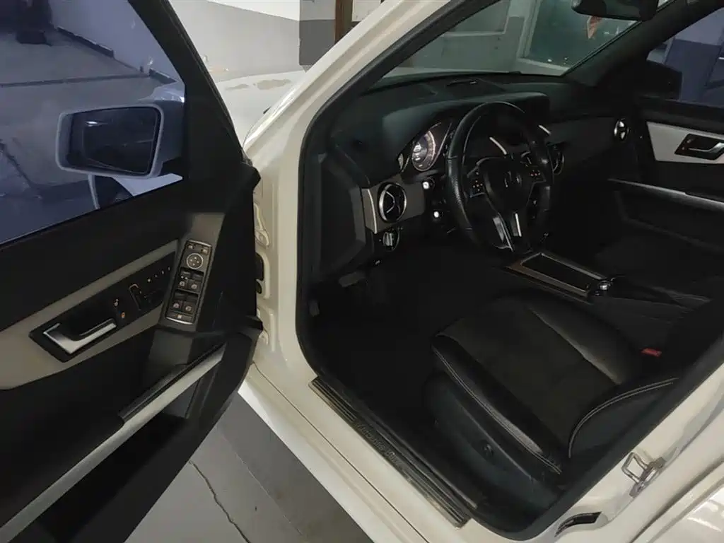 Mercedes-Benz GLK-Class 2015 GLK 260 4MATIC Dynamic Ultimate Edition фото 16
