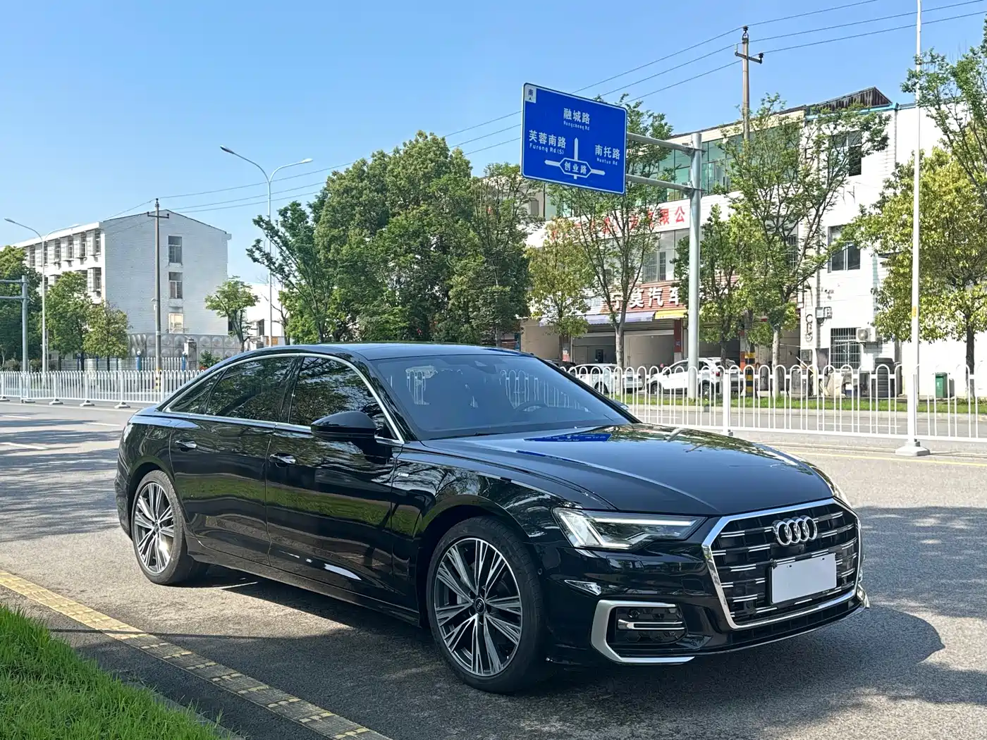Audi A6L 2023 45 TFSI Premium Selection Dynamic фото 3