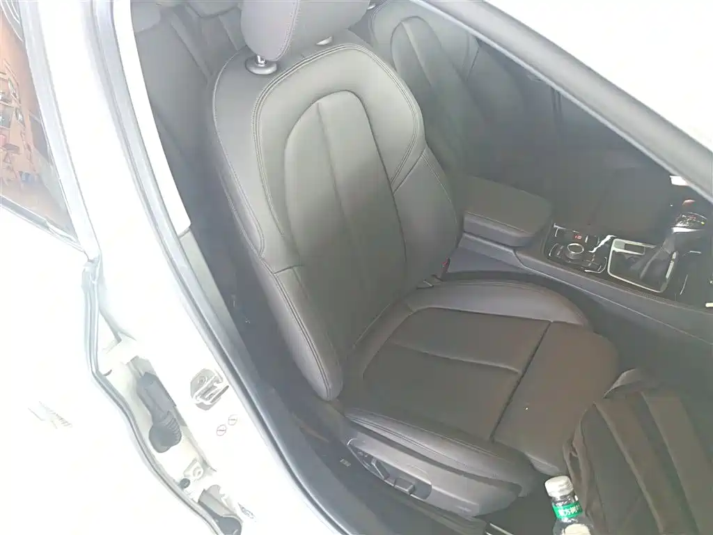 BMW 1 Series 2018 Facelift 118i Sport фото 20