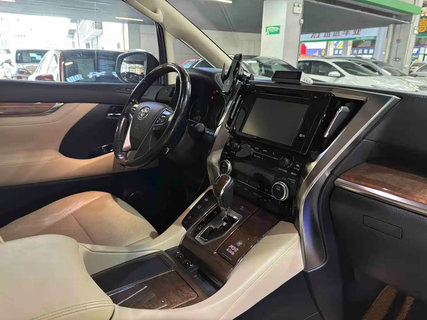 Toyota Alphard 2015 3.5L Premium Edition фото 11