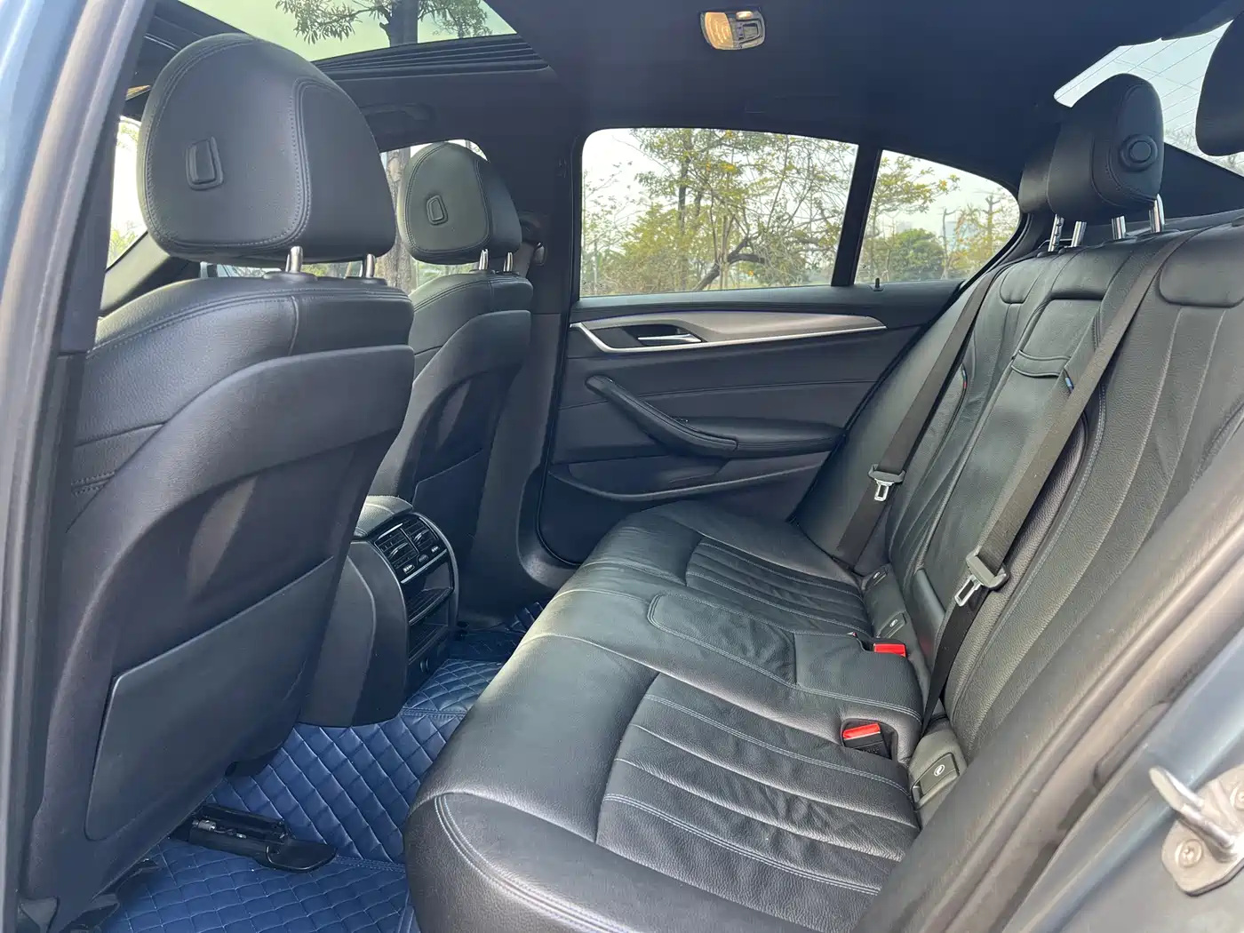 BMW 5 Series (Import) 2018 525i M Sport Package фото 9