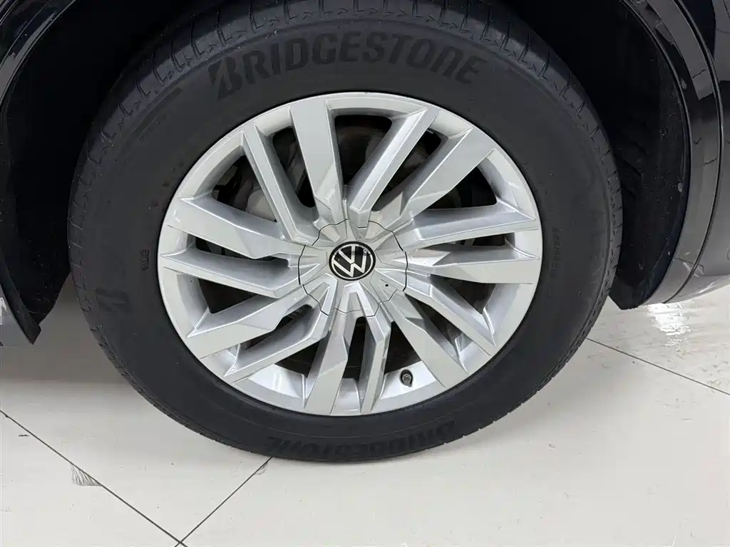 Volkswagen Touareg 2023 2.0TSI R-Line Edition фото 7
