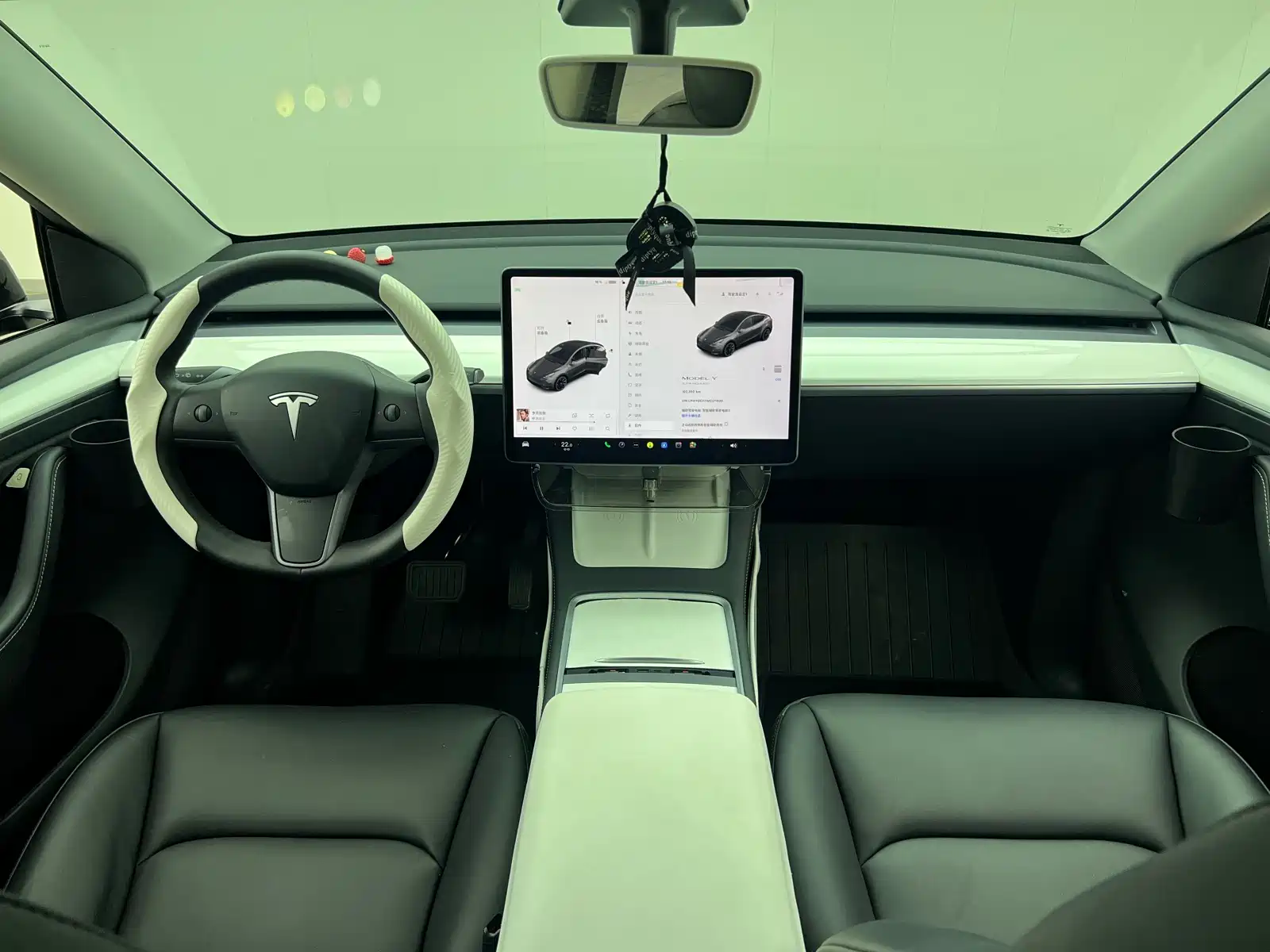 Фото 13 - Tesla Model Y