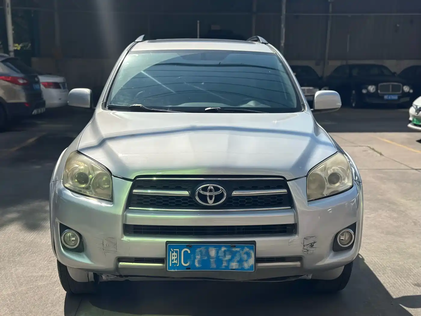 Toyota RAV4 Rongfang 2011 2.4L Automatic 4WD Ultimate Navigation Edition фото 2