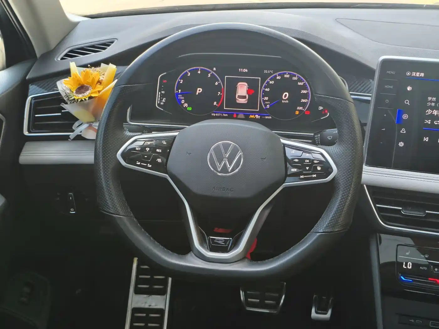 Volkswagen Tiguan L 2023 330TSI Auto 2WD R-Line Premium Edition фото 10