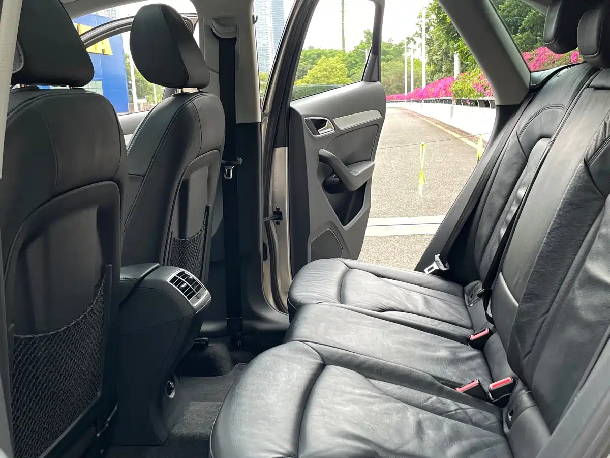 Audi Q3 2013 35 TFSI Comfort фото 13