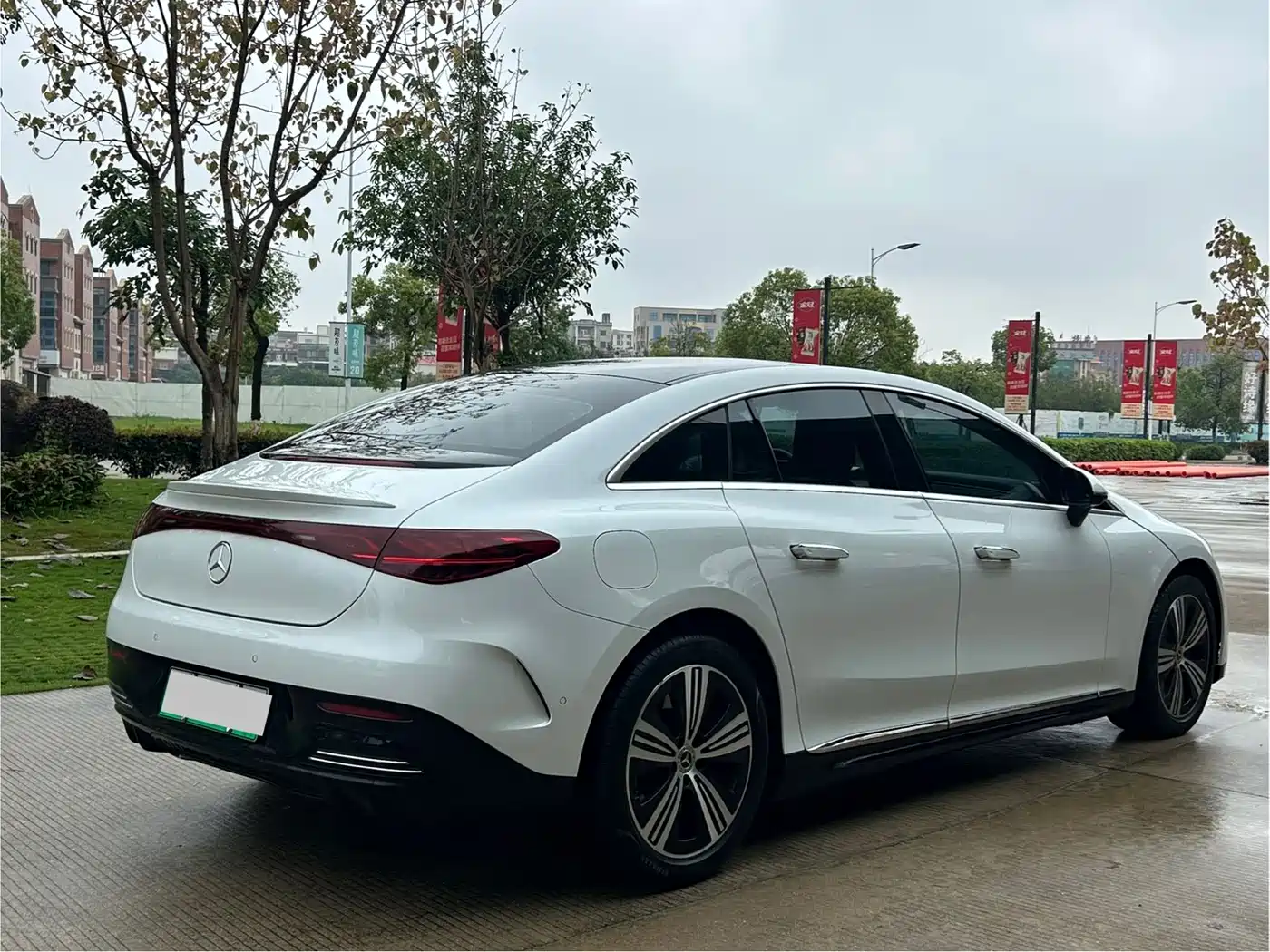 Mercedes-Benz EQE 2022 350 Luxury Edition фото 9