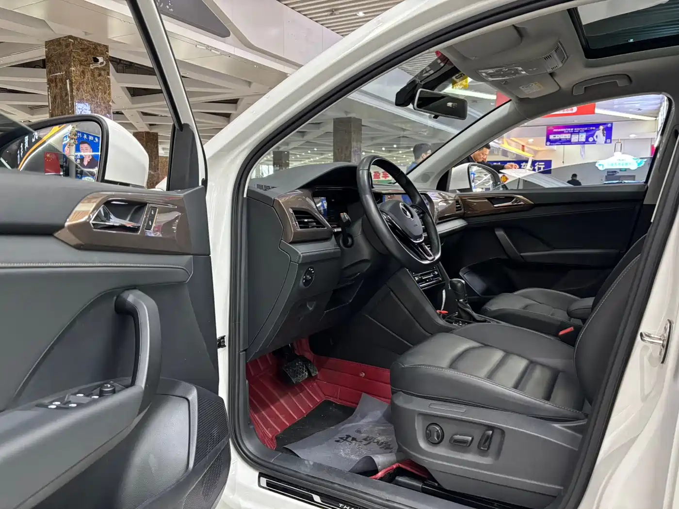 Volkswagen Tharu 2022 280TSI FWD Luxury Edition фото 7