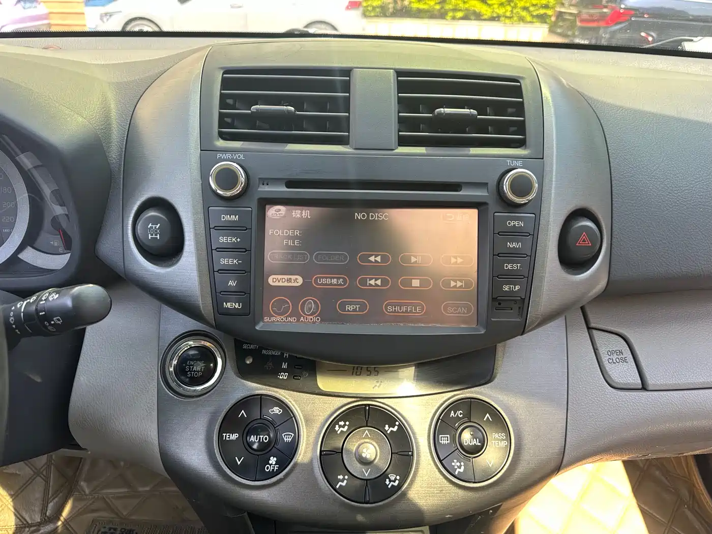 Toyota RAV4 Rongfang 2011 2.4L Automatic 4WD Ultimate Navigation Edition фото 15