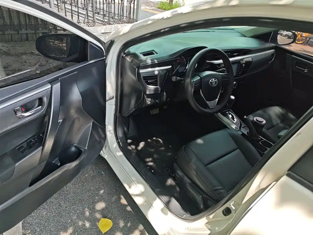 Toyota Levin 2014 1.6G CVT Elite Edition фото 16