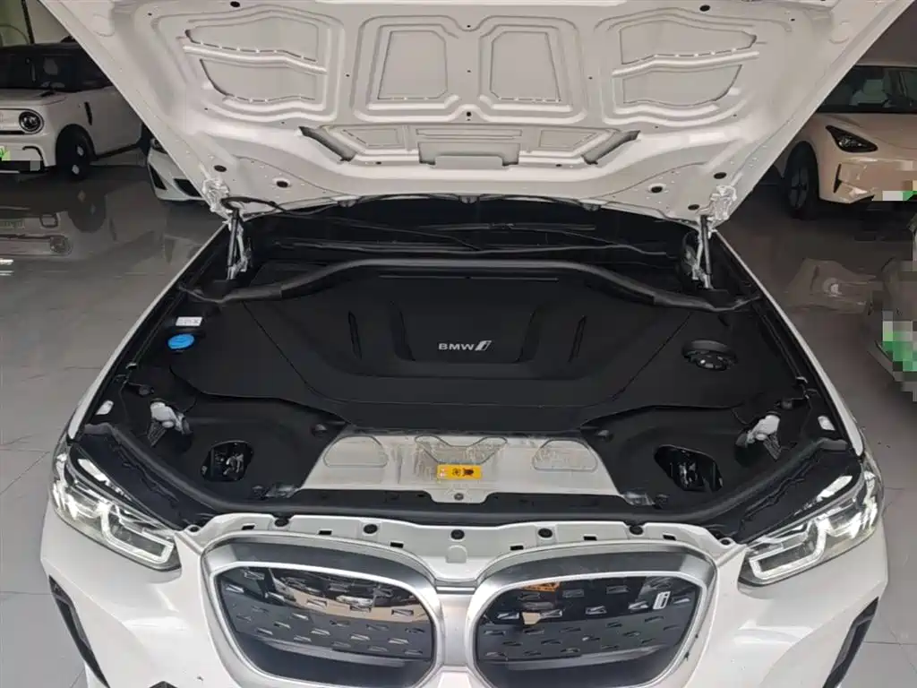 BMW iX3 2022 Facelift Leading Model фото 20