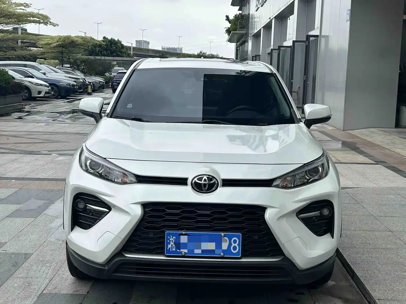 Toyota Wildlander 2021 2.0L CVT 2WD Luxury Edition фото 2