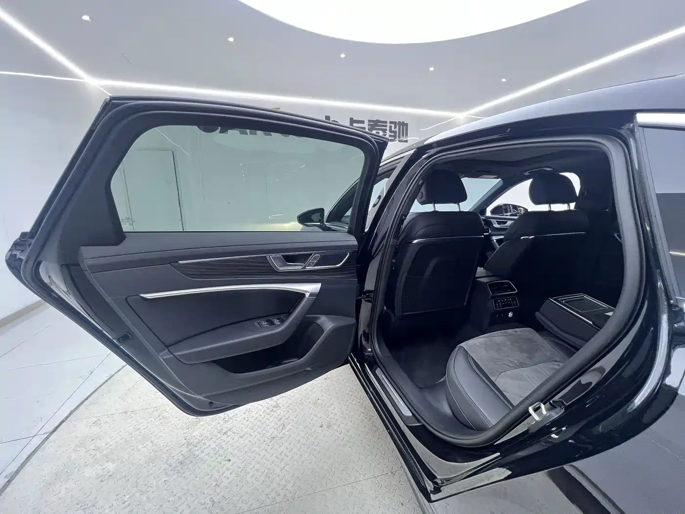 Audi A6L 2024 45 TFSI quattro Premium Dynamic фото 18