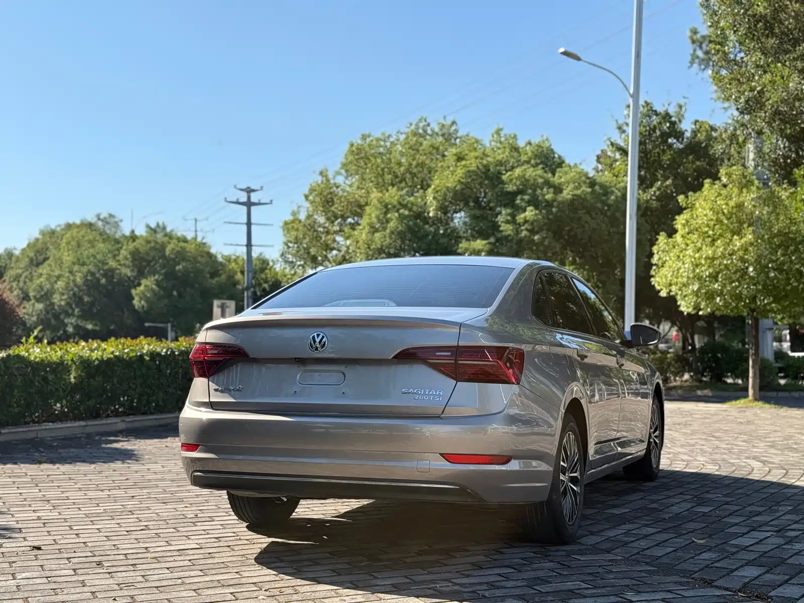 Photo 6 - Volkswagen Sagitar