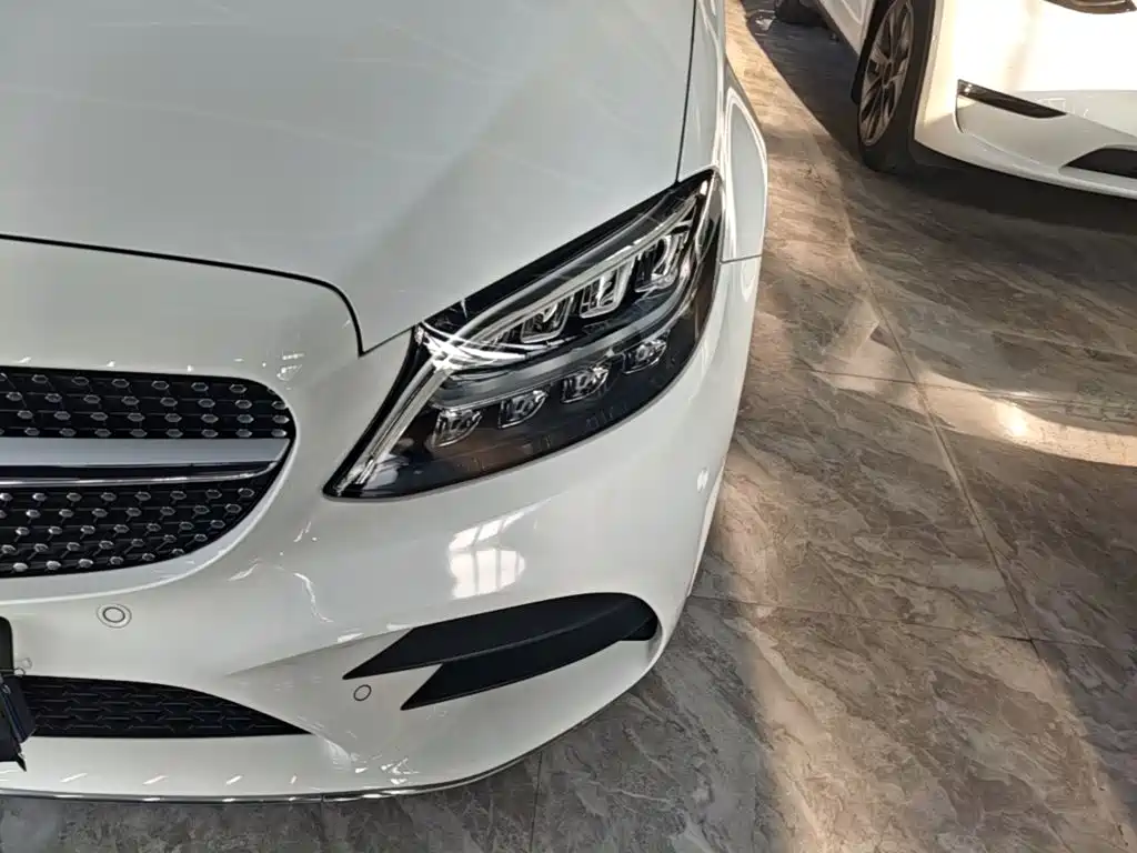 Фото 18 - Mercedes-Benz C-Class