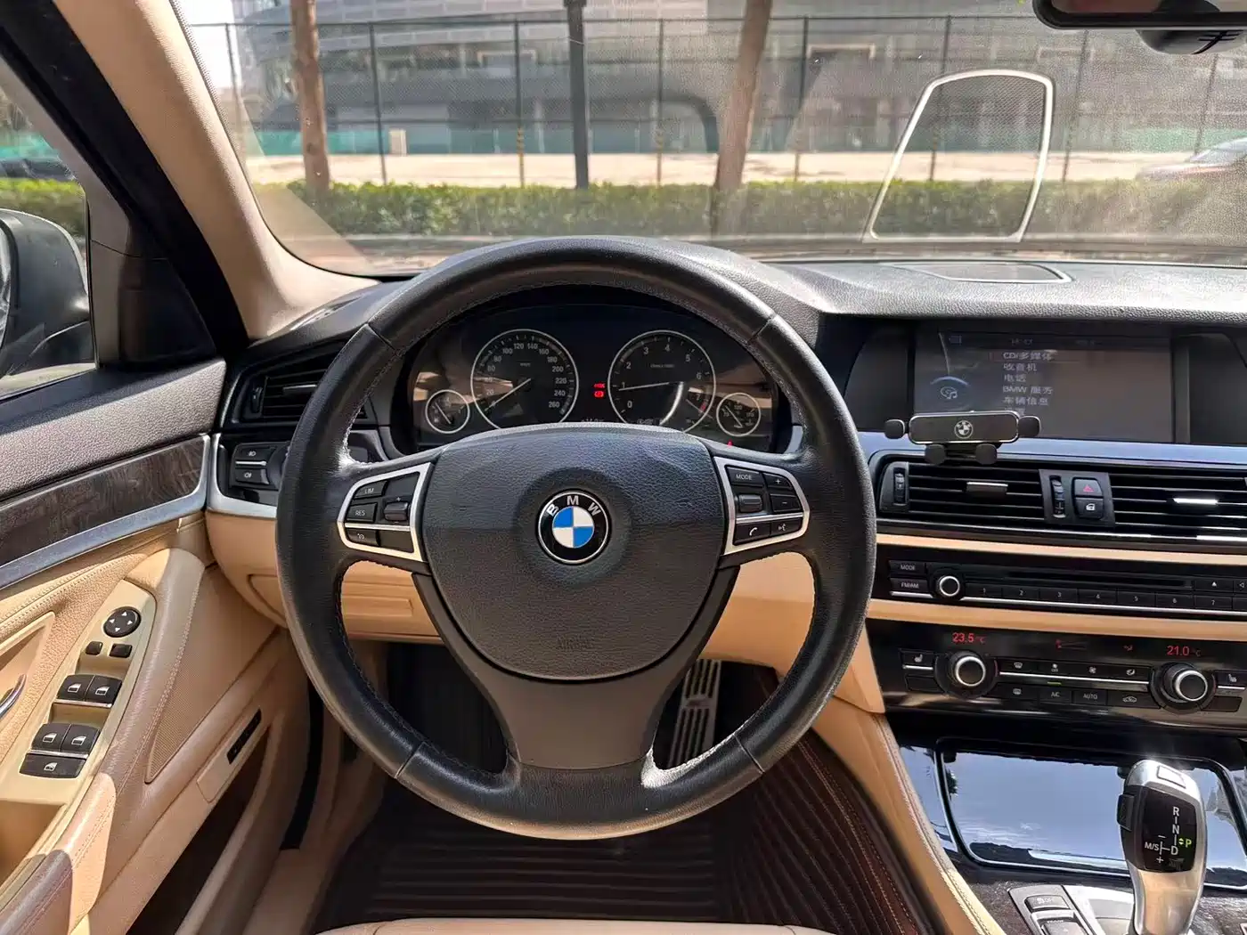 BMW 5 Series 2013 525Li Leadership фото 14