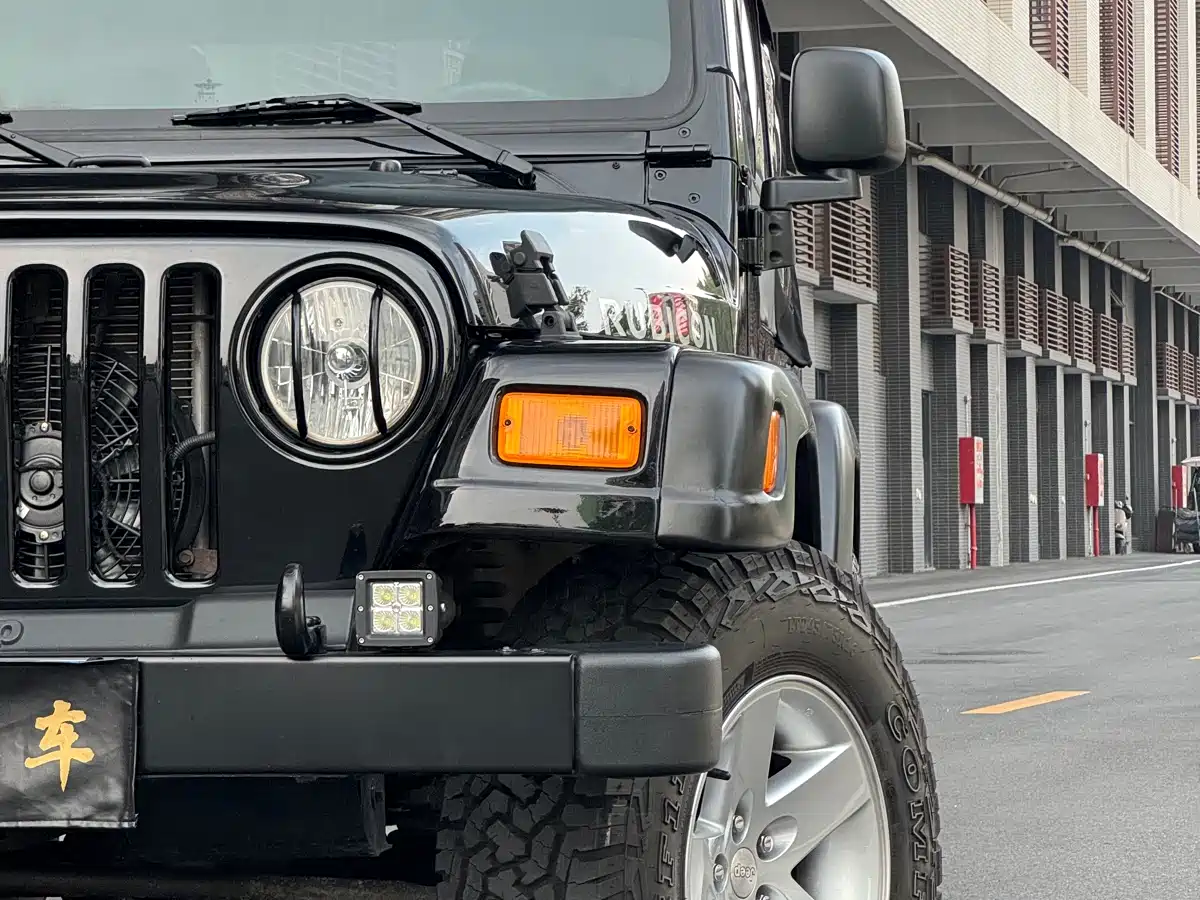 Photo 6 - Jeep Wrangler