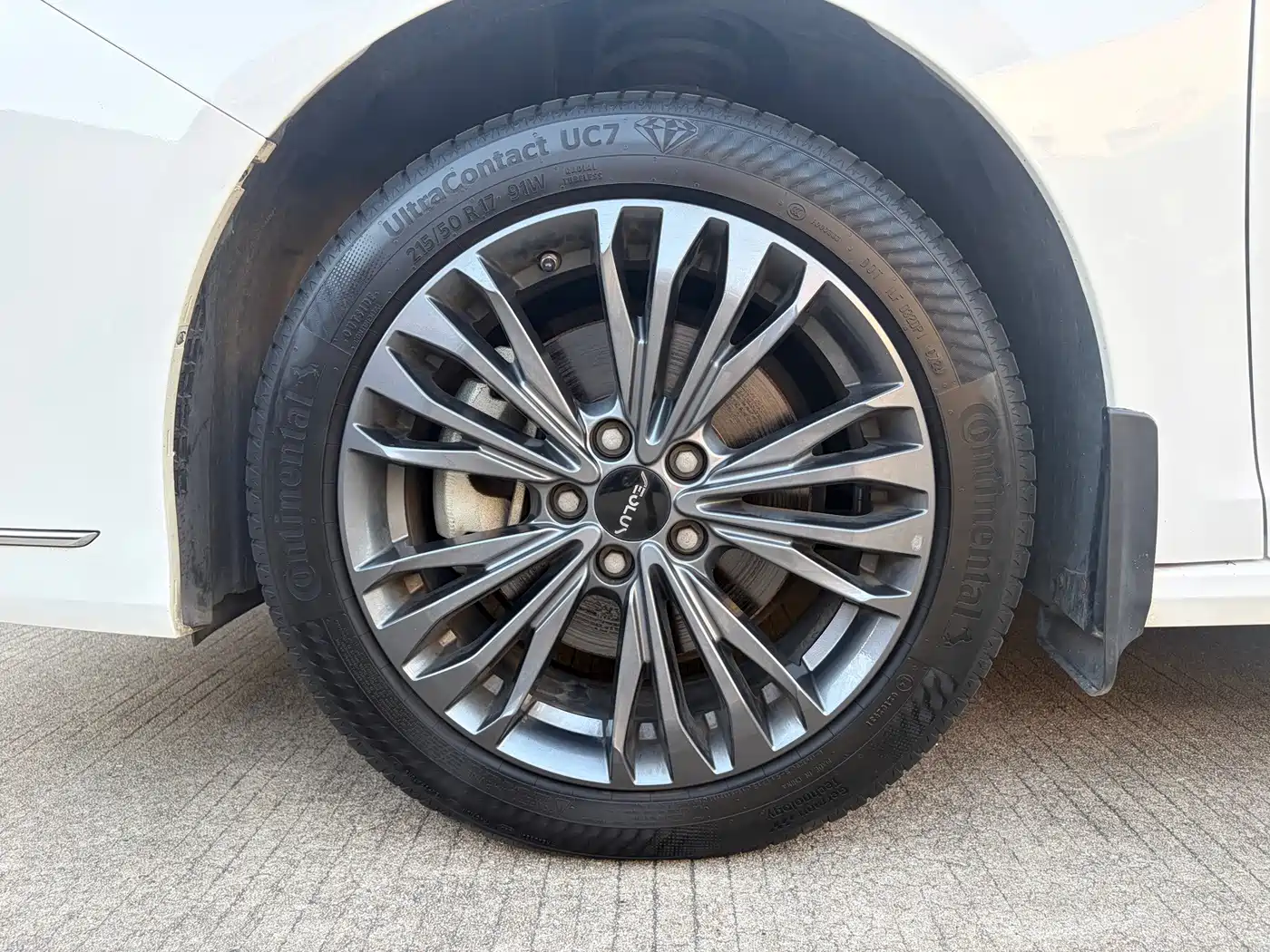 Dongfeng Aeolus Yixuan MAX 2022 2021 1.5T Super Cool Dad Edition