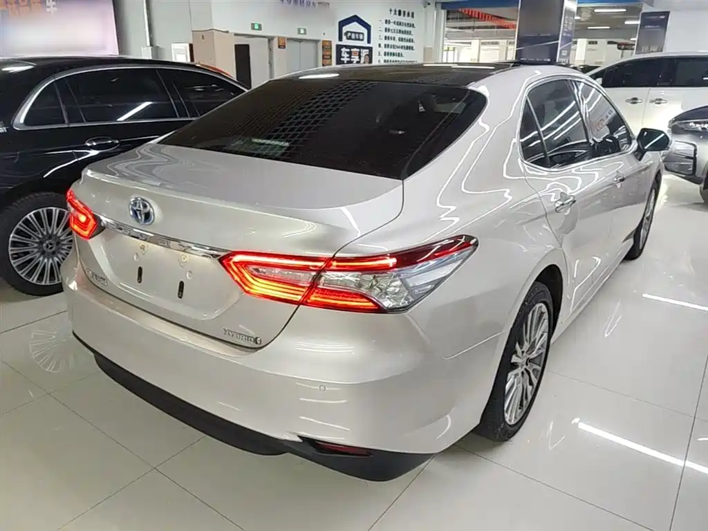 Toyota Camry 2019 Hybrid 2.5HG Luxury Edition China VI фото 7