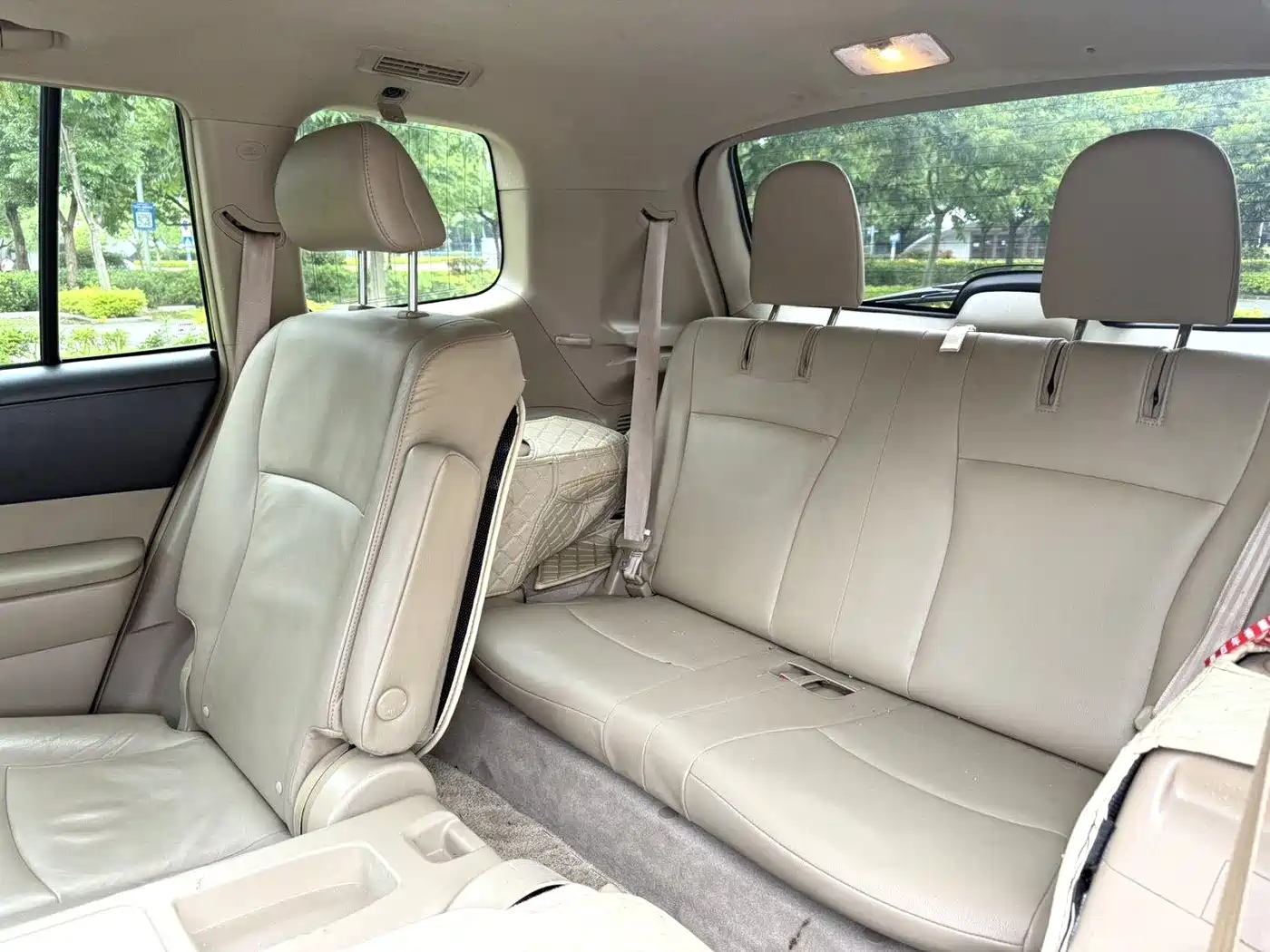 Toyota Highlander 2011 2.7L 2WD 7-seat Luxury фото 7