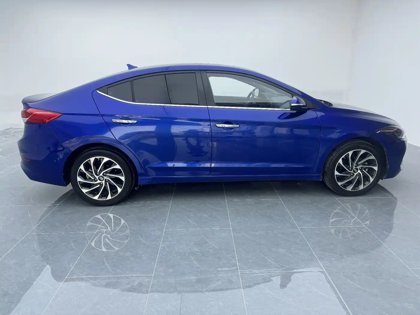 Hyundai Elantra 2019 1.5L CVT Smart Elite фото 15