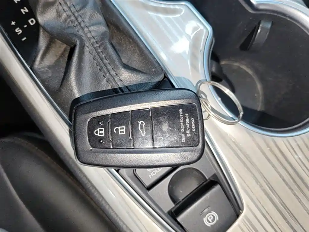 Toyota Camry 2019 Hybrid 2.5HG Luxury Edition China VI фото 9