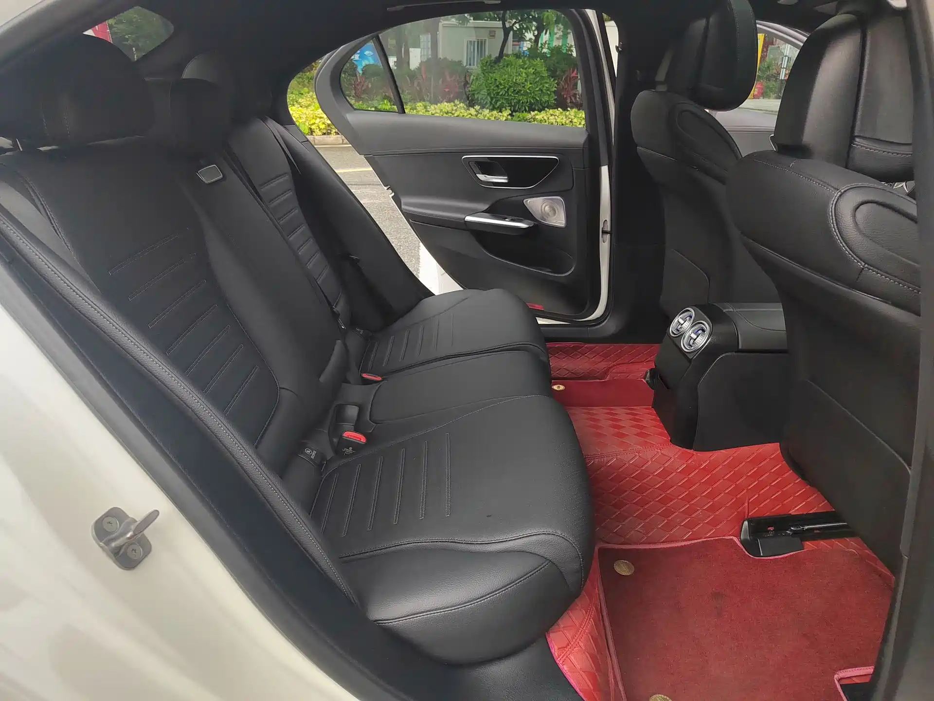 Фото 27 - Mercedes-Benz C-Class