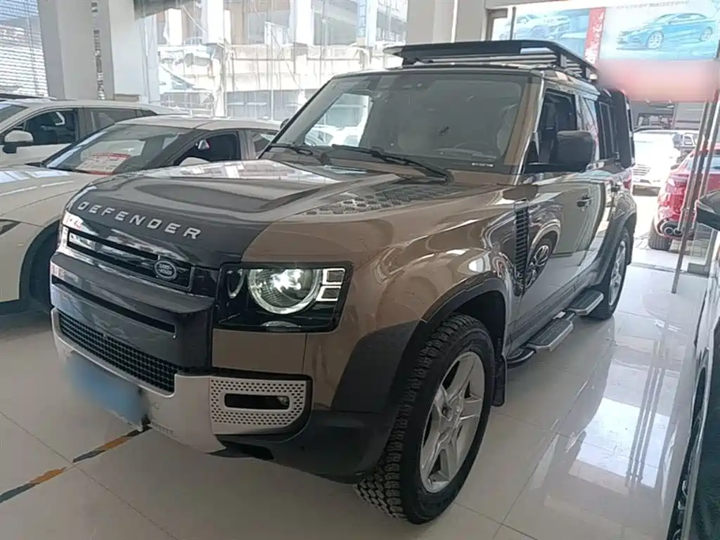 Land Rover Defender 2020 Model 110 P400 HSE фото 2